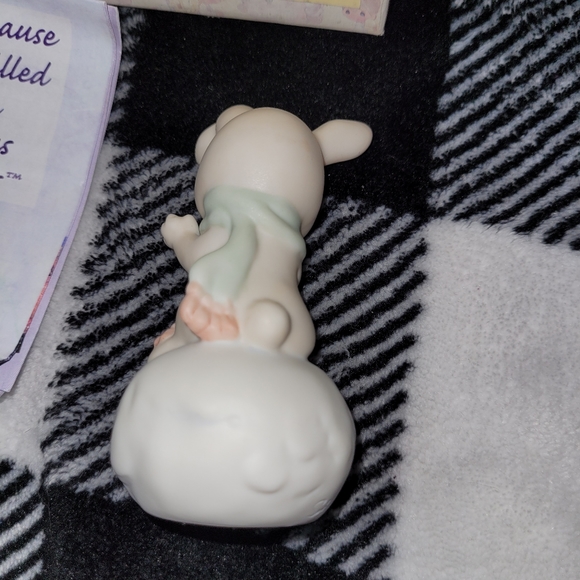 Vintage Precious Moments 1996 "Snowbunny Loves You Like I Do" in original box - Picture 7 of 10